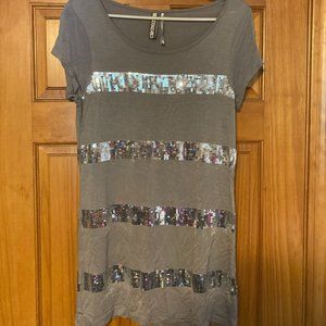 Kische Women's Top Size Medium Long Gray with Sequins New w/o Tags - Never worn